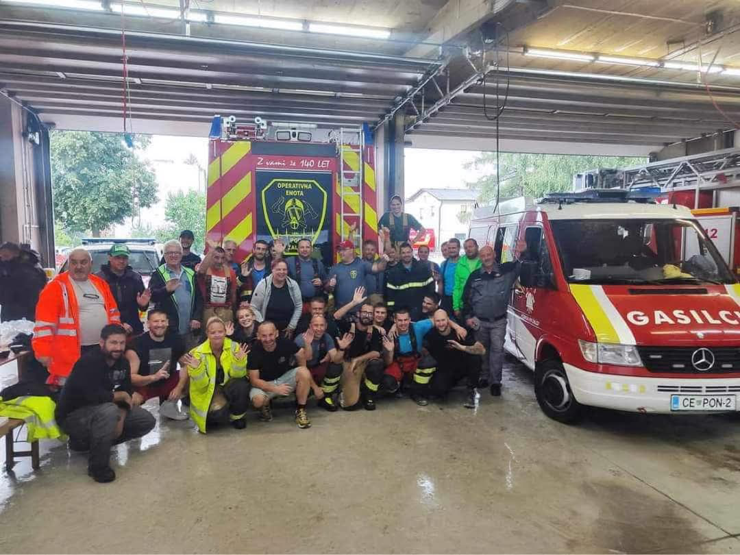 Člani PGD Žalec v gasilskem domu
